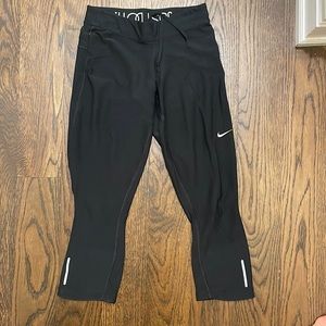 Nike dri-fit black crop leggings